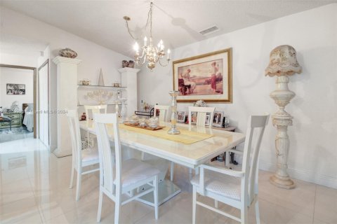 Villa ou maison à vendre à Miami, Floride: 4 chambres, 181.25 m2 № 1367145 - photo 7