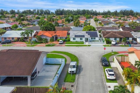 Villa ou maison à vendre à Miami, Floride: 4 chambres, 181.25 m2 № 1367145 - photo 28