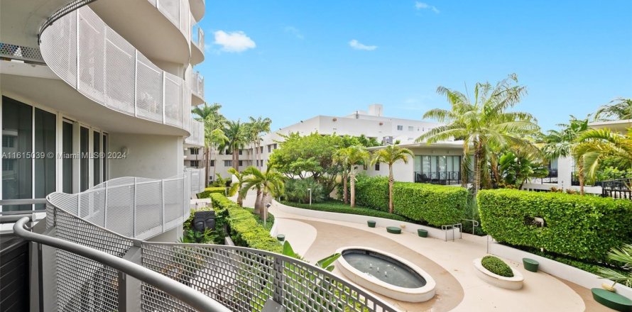 Condo in Miami Beach, Florida, 1 bedroom  № 1236753