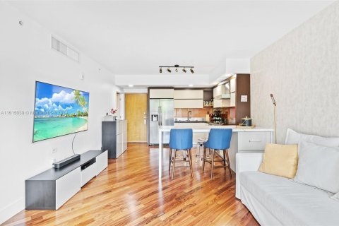 Condo in Miami Beach, Florida, 1 bedroom  № 1236753 - photo 7