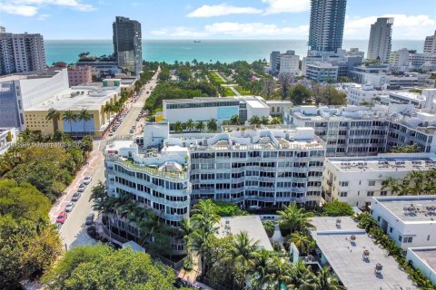 Condominio en venta en Miami Beach, Florida, 1 dormitorio, 64.29 m2 № 1236753 - foto 2