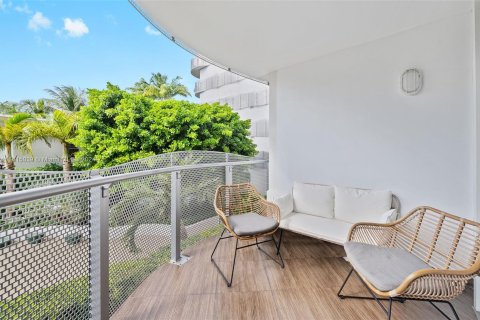 Condo in Miami Beach, Florida, 1 bedroom  № 1236753 - photo 10