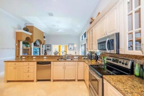 Villa ou maison à vendre à Pompano Beach, Floride: 5 chambres, 449.28 m2 № 816011 - photo 20