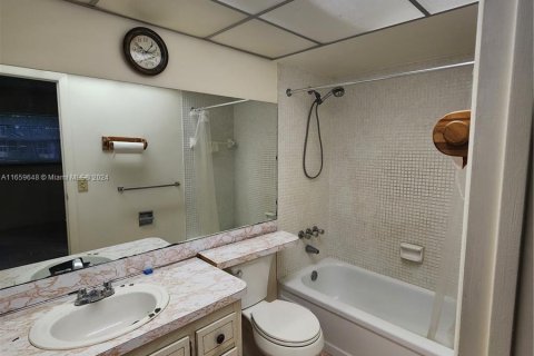 Condo in Lauderdale Lakes, Florida, 2 bedrooms  № 1364873 - photo 7