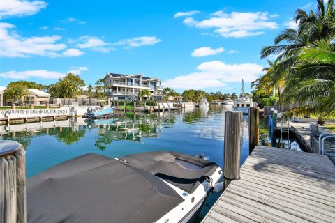 Villa ou maison à louer à North Miami, Floride: 4 chambres, 204.38 m2 № 1364844 - photo 6