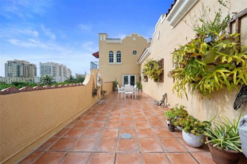 Condominio en venta en Coral Gables, Florida, 3 dormitorios, 116.13 m2 № 1369251 - foto 9