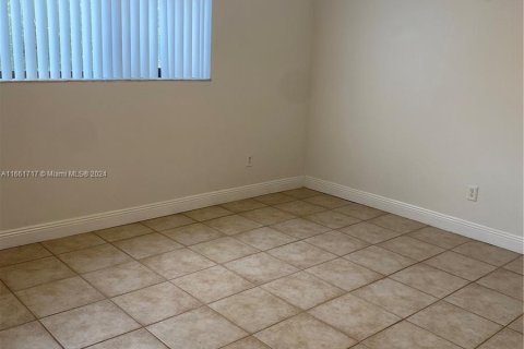 Copropriété à louer à Miami, Floride: 3 chambres, 107.02 m2 № 1369150 - photo 7