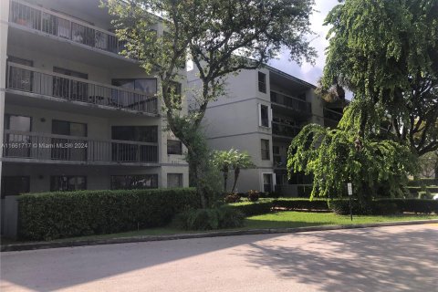 Copropriété à louer à Miami, Floride: 3 chambres, 107.02 m2 № 1369150 - photo 2