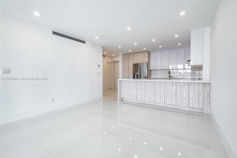 Copropriété à vendre à Sunny Isles Beach, Floride: 2 chambres, 93.37 m2 № 1172638 - photo 10