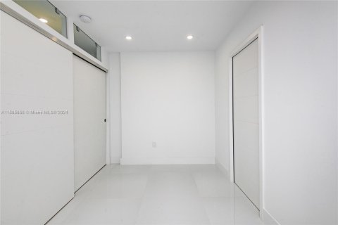 Copropriété à vendre à Sunny Isles Beach, Floride: 2 chambres, 93.37 m2 № 1172638 - photo 14