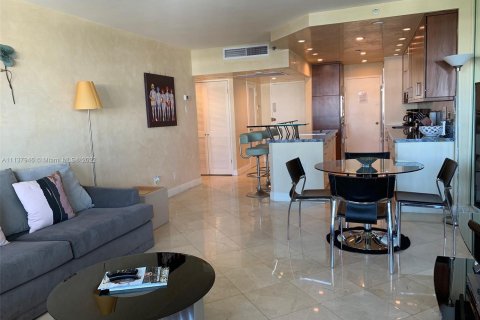 Condominio en alquiler en Miami Beach, Florida, 1 dormitorio, 82.68 m2 № 4686 - foto 7