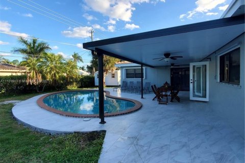 Casa en alquiler en Fort Lauderdale, Florida, 4 dormitorios, 184.32 m2 № 4688 - foto 28