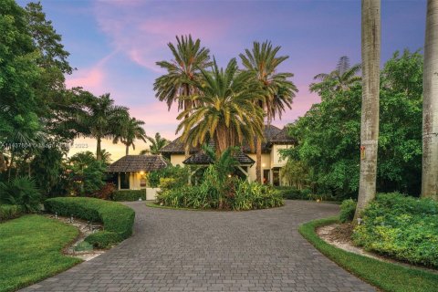 Casa en venta en Coral Gables, Florida, 5 dormitorios, 545.34 m2 № 692919 - foto 2