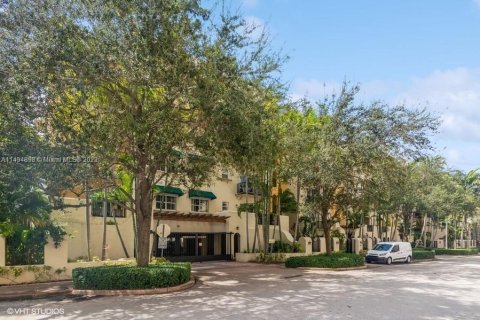 Condominio en venta en Coral Gables, Florida, 3 dormitorios, 219.71 m2 № 868375 - foto 1