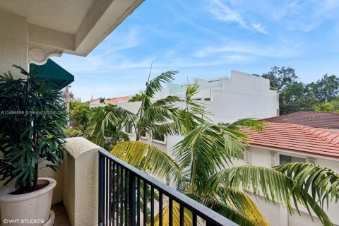Condominio en venta en Coral Gables, Florida, 3 dormitorios, 219.71 m2 № 868375 - foto 25