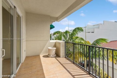 Condominio en venta en Coral Gables, Florida, 3 dormitorios, 219.71 m2 № 868375 - foto 19