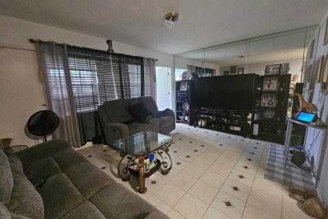 Condominio en venta en Fort Lauderdale, Florida, 1 dormitorio, 60.39 m2 № 965974 - foto 2