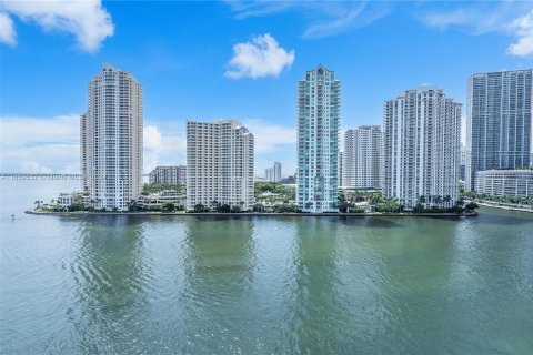 Condominio en venta en Miami, Florida, 2 dormitorios, 109.44 m2 № 1364212 - foto 17