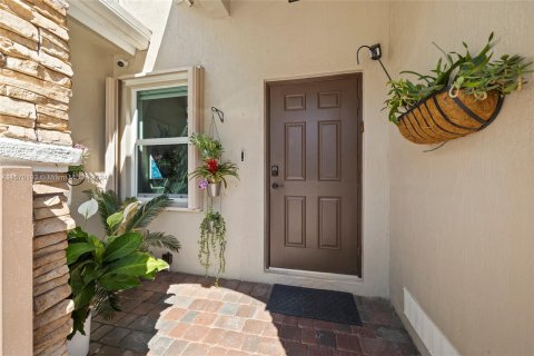 Townhouse in Cutler Bay, Florida 3 bedrooms, 141.77 sq.m. № 1128492 - photo 3