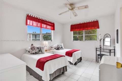 Copropriété à vendre à Lauderdale Lakes, Floride: 2 chambres, 94.85 m2 № 1128491 - photo 6