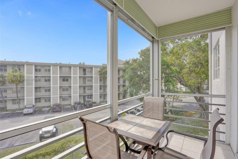 Copropriété à vendre à Lauderdale Lakes, Floride: 2 chambres, 94.85 m2 № 1128491 - photo 12