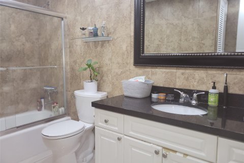 Condo in Sunny Isles Beach, Florida, 1 bedroom  № 1098950 - photo 10