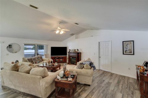 House in North Port, Florida 3 bedrooms, 262.36 sq.m. № 1090905 - photo 6