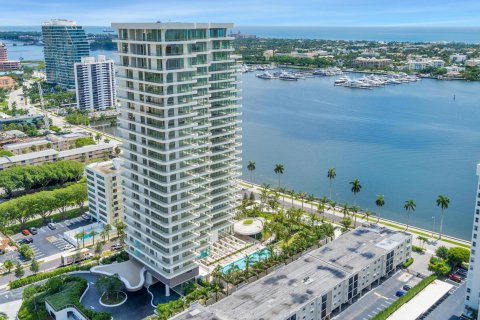 Condominio en venta en West Palm Beach, Florida, 3 dormitorios, 293.39 m2 № 582161 - foto 1