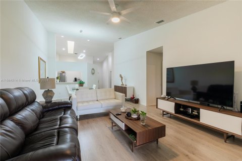 Casa en venta en Tamarac, Florida, 2 dormitorios, 131.55 m2 № 1099612 - foto 12