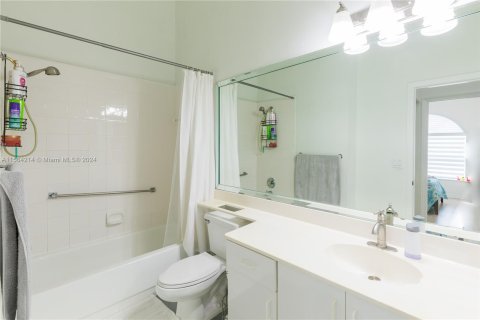 Casa en venta en Tamarac, Florida, 2 dormitorios, 131.55 m2 № 1099612 - foto 18