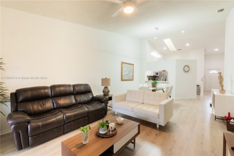 Casa en venta en Tamarac, Florida, 2 dormitorios, 131.55 m2 № 1099612 - foto 14