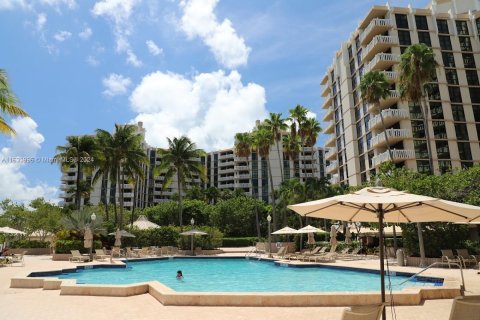 Condo in Key Biscayne, Florida, 2 bedrooms  № 1305963 - photo 26