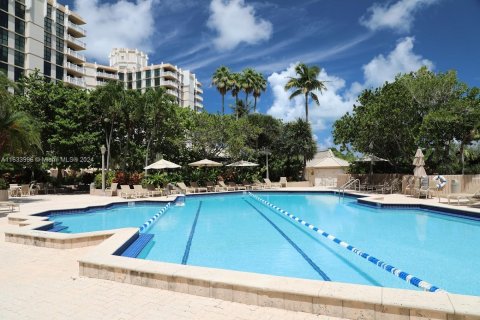 Condo in Key Biscayne, Florida, 2 bedrooms  № 1305963 - photo 25