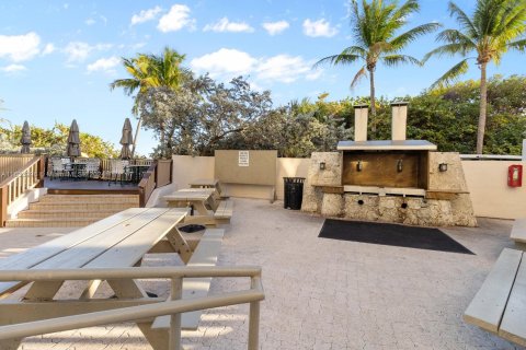 Condo in Key Biscayne, Florida, 2 bedrooms  № 1305963 - photo 27