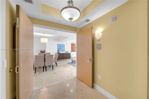 Copropriété à vendre à Aventura, Floride: 2 chambres, 143.44 m2 № 1305998 - photo 2