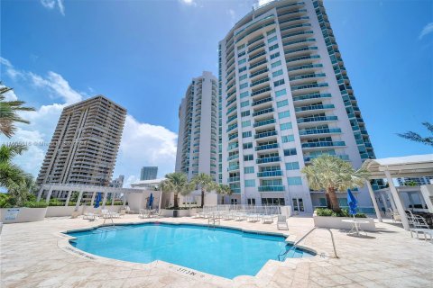 Condominio en venta en Aventura, Florida, 2 dormitorios, 143.44 m2 № 1305998 - foto 28