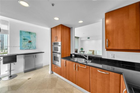 Condo in Aventura, Florida, 2 bedrooms  № 1305998 - photo 11