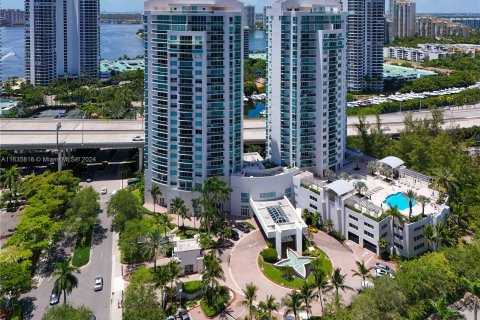 Condominio en venta en Aventura, Florida, 2 dormitorios, 143.44 m2 № 1305998 - foto 1