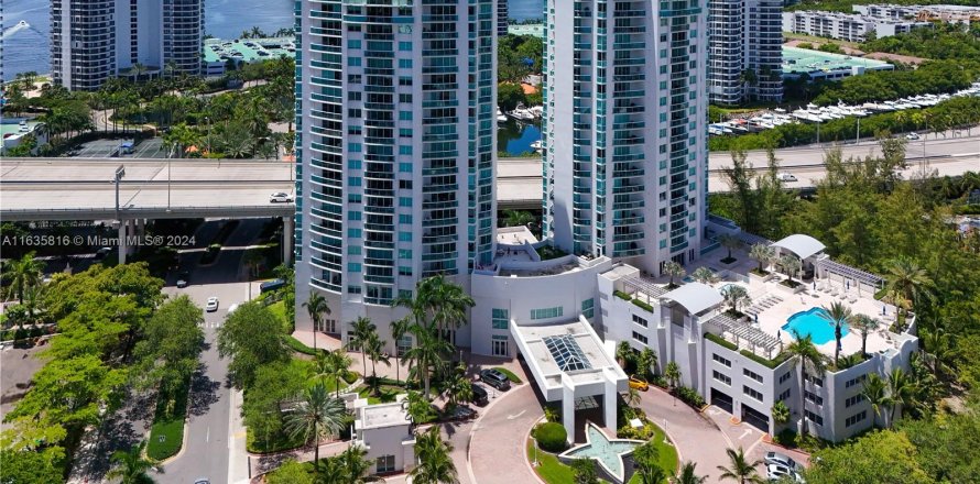 Condominio en Aventura, Florida, 2 dormitorios  № 1305998