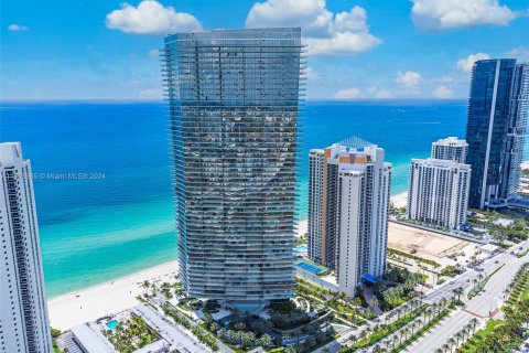 Copropriété à louer à Sunny Isles Beach, Floride: 4 chambres, 249.16 m2 № 1368933 - photo 1