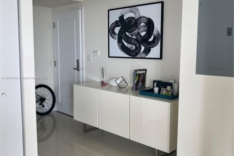 Copropriété à louer à Miami, Floride: 2 chambres, 83.8 m2 № 1368929 - photo 5