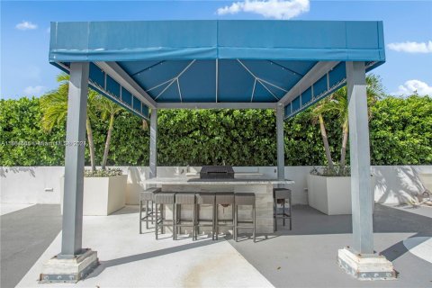 Copropriété à louer à Miami, Floride: 2 chambres, 83.8 m2 № 1368929 - photo 9