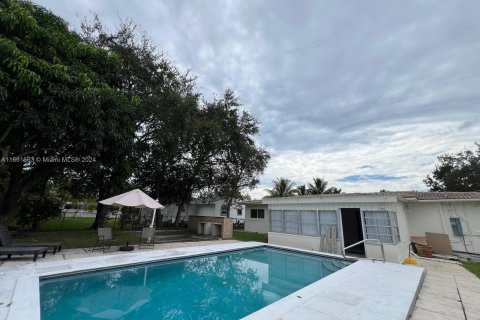 Villa ou maison à louer à North Miami Beach, Floride: 5 chambres, 185.53 m2 № 1368931 - photo 30