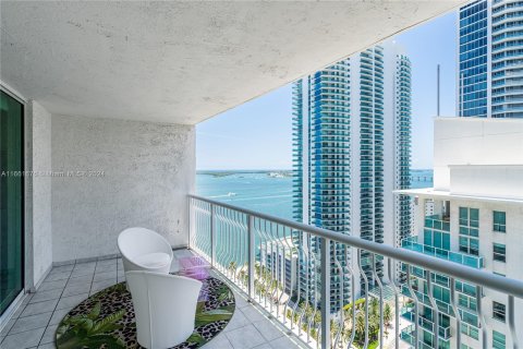 Condo in Miami, Florida, 1 bedroom  № 1368934 - photo 28