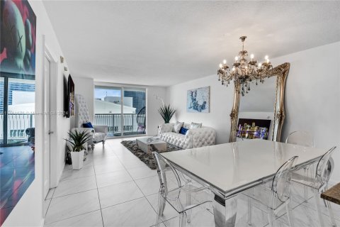 Condominio en venta en Miami, Florida, 1 dormitorio, 72.28 m2 № 1368934 - foto 8