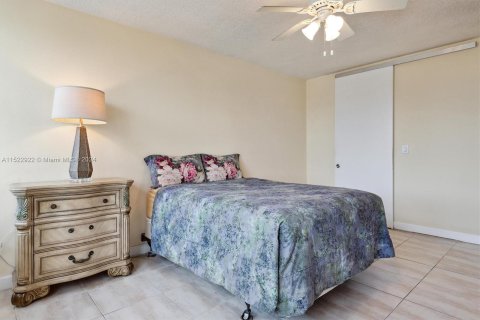 Condo in Fort Lauderdale, Florida, 1 bedroom  № 1000171 - photo 7