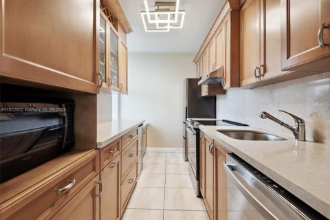 Condo in Fort Lauderdale, Florida, 1 bedroom  № 1000171 - photo 4