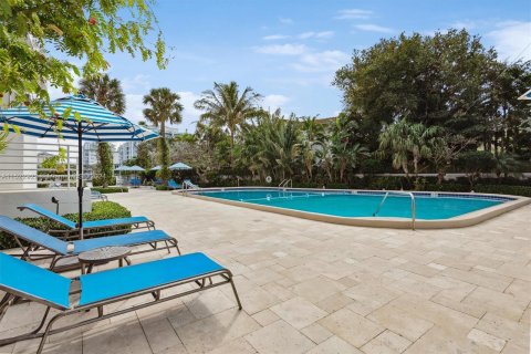 Condo in Fort Lauderdale, Florida, 1 bedroom  № 1000171 - photo 15