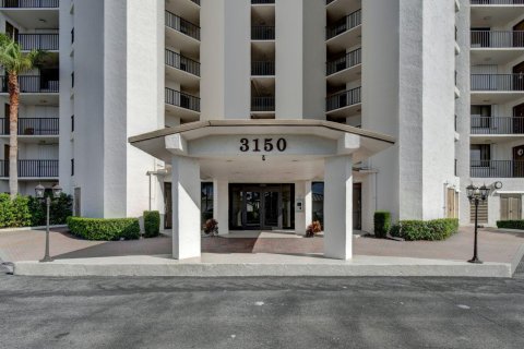 Condominio en venta en Hutchinson Island South, Florida, 3 dormitorios, 173.45 m2 № 856026 - foto 19