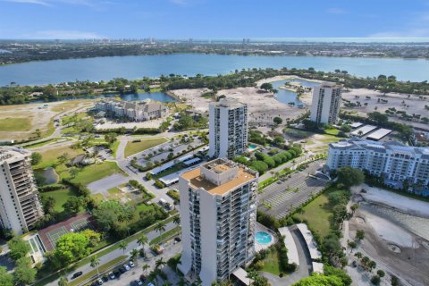 Condominio en venta en West Palm Beach, Florida, 2 dormitorios, 112.04 m2 № 1100658 - foto 6